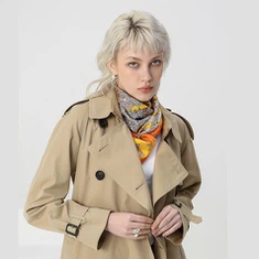 Tveir litaðar silki neckerchief konur